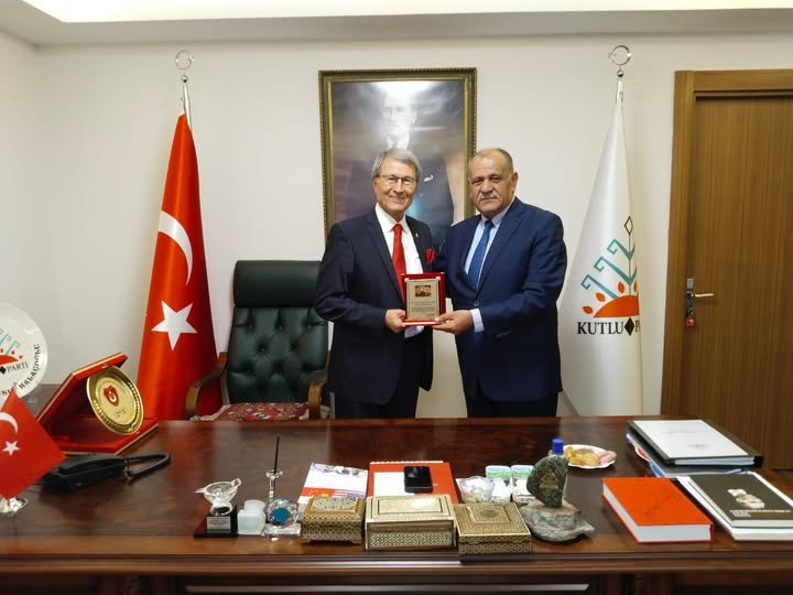 Tulpar Derneği’nden Prof. Dr. Yusuf Halaçoğlu’na Ziyaret